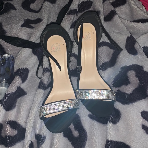 Heels - Picture 2 of 3